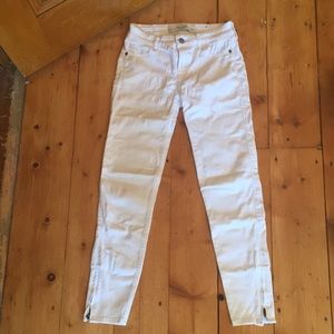 White skinny jeans